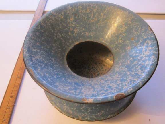 Blue porcelain spittoon