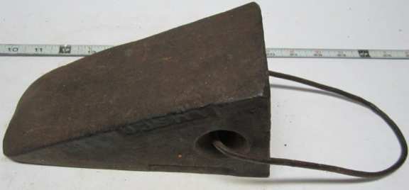 Chalk block for horse-drawn wagon