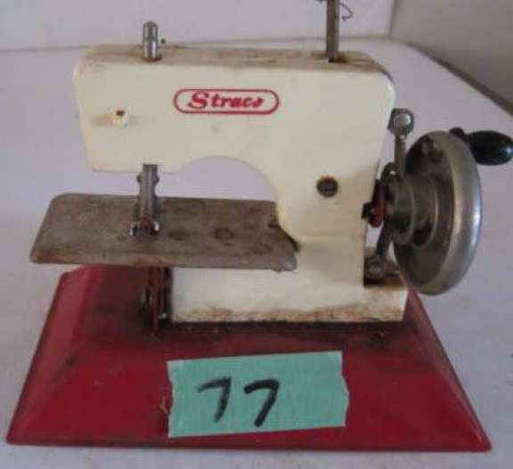 Strac children’s sewing machine