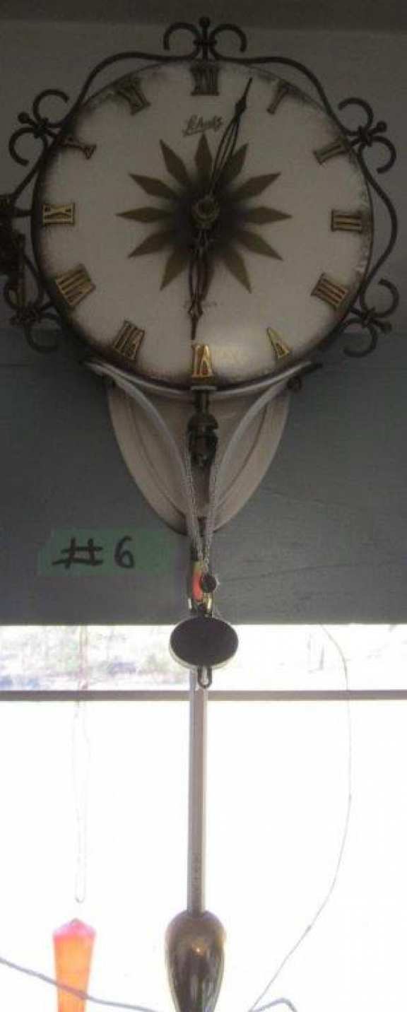 Swinger clock