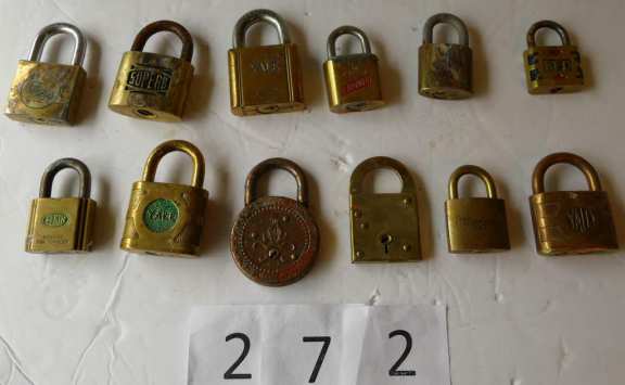 12 Padlocks