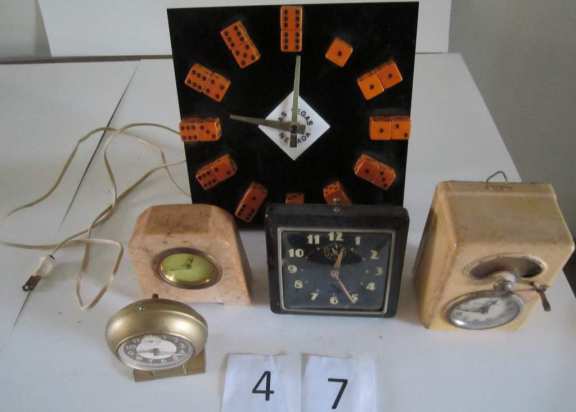 5 assorted clocks