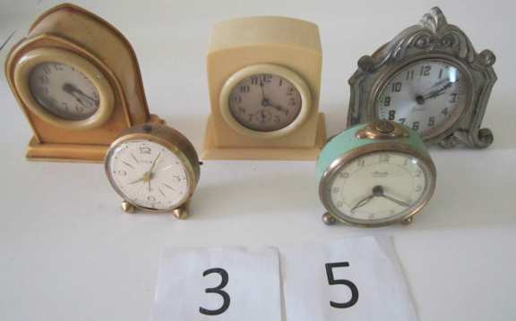 Assorted novelty clocks